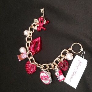 BETSEY JOHNSON Charm Bracelet